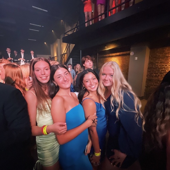 Meet your Posher, Lucy - Picture 1 of 3